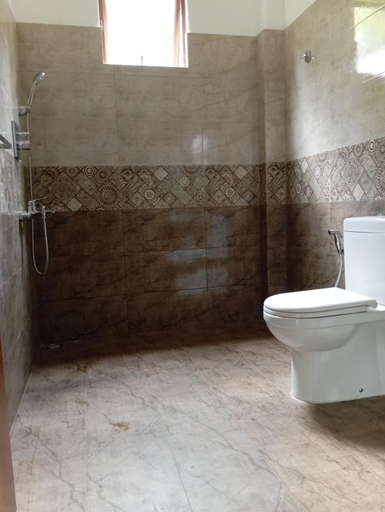 Bathroom 2, Leon Hilltop Resort, Yatiyanthota