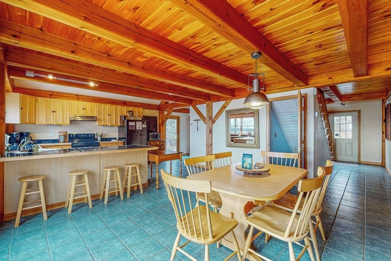 Room 5, Spectacular Lakefront Home With Dock, Firepit, & Vaulted Ceilings - Dog-friendly, Piscataquis