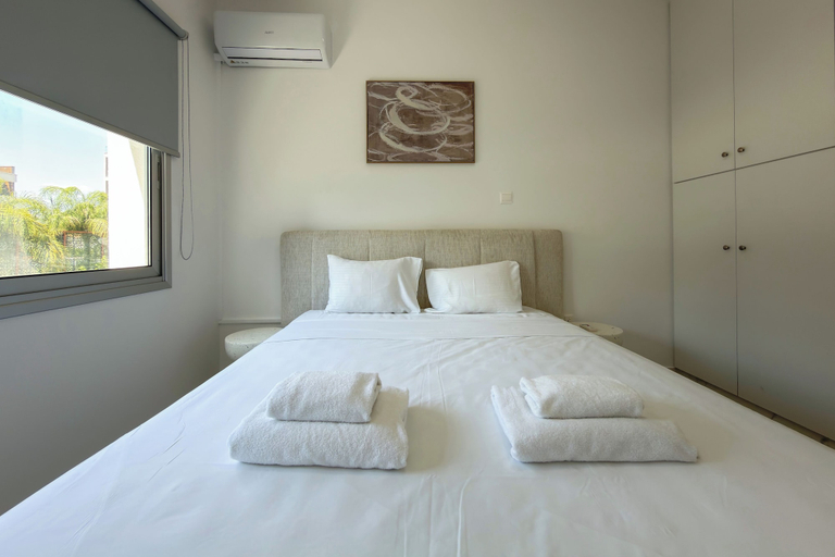 Room 5, Harmony Beach Modern 2BR Retreat