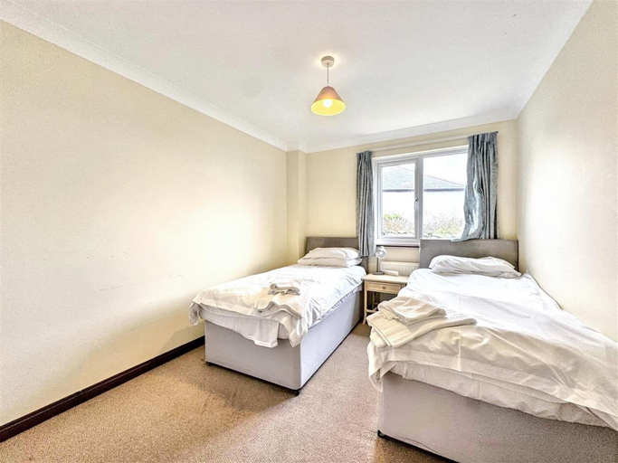 Bedroom 3, Porthleven Coastal Retreat With 5 Bedrooms, Cornwall