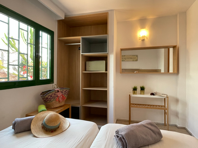 Room 2, Leticia Del Mar, Las Palmas