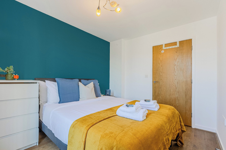 Room 2, Charming 2 Bedroom Apartment in Central London, London