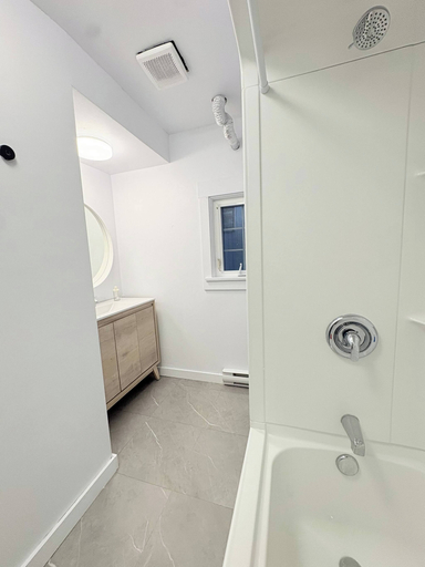 Bathroom 3, Modern 3BR Near Long Lake Minutes to Downtown, Halifax