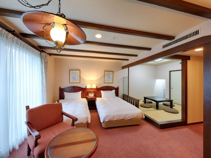 Bedroom 3, Sun Members Hirugano, Gujō