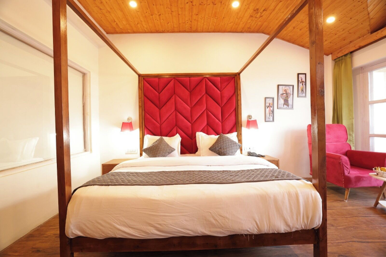 Room 2, Hotel Hyacinth Manali By RoyalCollection, Kullu