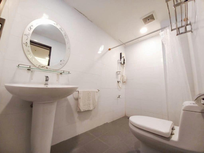 Bathroom 4, Chorlada Lanna Hotel, Muang Chiang Mai