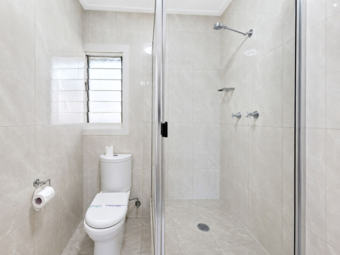 Bathroom 4, Parklands Resort Calliope, Calliope - Pt A