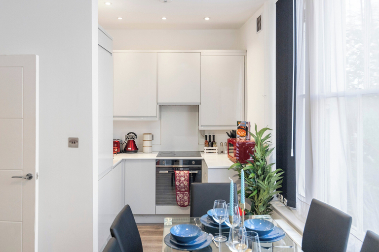 Private kitchen 3, Charming London Apartment in Central London, London