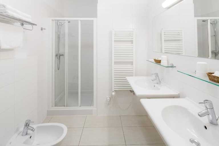 Bathroom 4, Palatin, Karlovy Vary