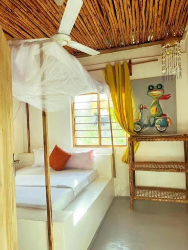 Others 4, Mambo Leo Hostel, Kusini
