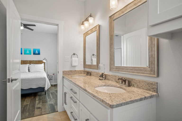 Bathroom 5, Golf Cart Included - Near Community Pool - Sleeps 12, Nueces