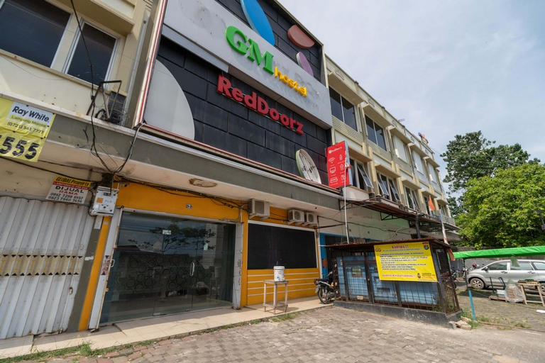 Exterior & Views 2, RedDoorz @ Jalan Gajah Mada Lampung, Bandar Lampung