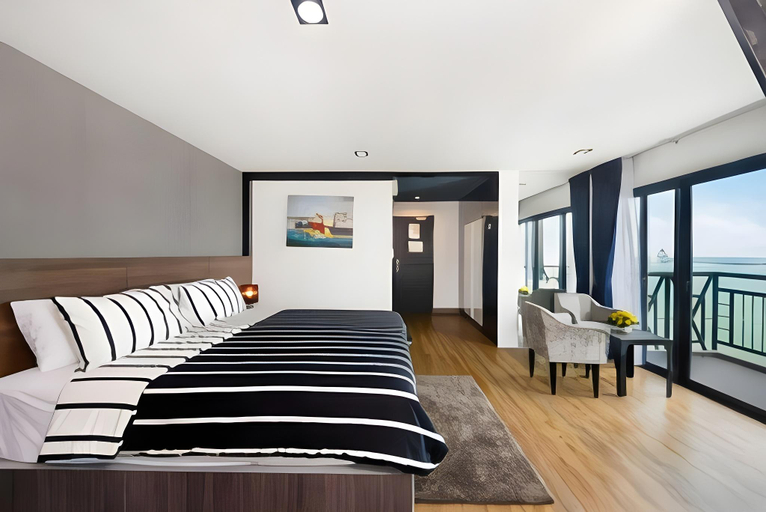 Bedroom 3, The Loft Seaside Sriracha Hotel, Si Racha