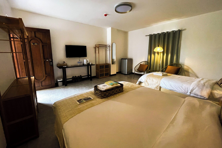 Room 5, Serene Rise Hotel Angeles City, Angeles City