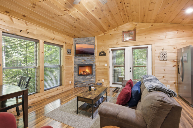 Living area 3, Bearly Behaving 1 Bedroom Cabin, Sevier