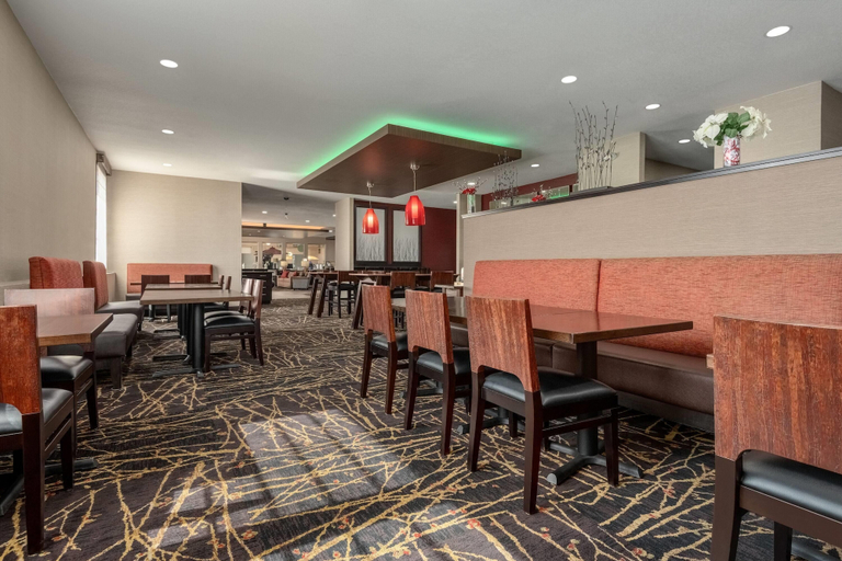 Food & Drinks 5, Ramada by Wyndham Grand Forks, Grand Forks