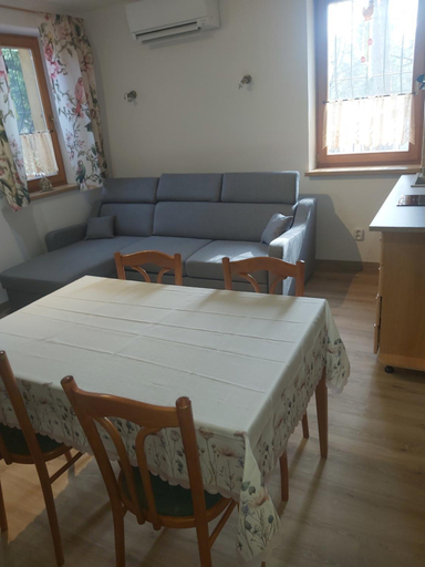 Bedroom, Chata nad kupaliskom, Zvolen