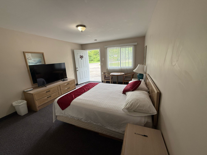Bedroom 2, COUNTRY INN MOTEL, Haldimand-Norfolk
