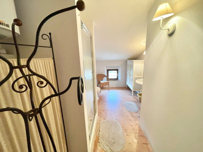 Interior 2, Umbrian Paradise Contains 5 Bedrooms With Private Pool and Stunning Views, Perugia