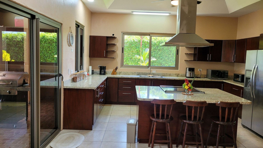 Room 3, Beachfront Villa With Endless Ocean Views, Puntarenas