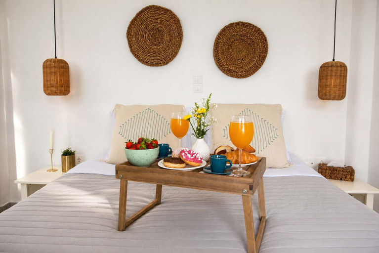 Room 3, 2 Gods Santorini - Artemis Jacuzzi Sea View Suite, South Aegean