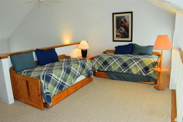 Bedroom 3, Seven Springs 2 BR Deluxe Condo, Mountain Views! by RedAwning, Somerset