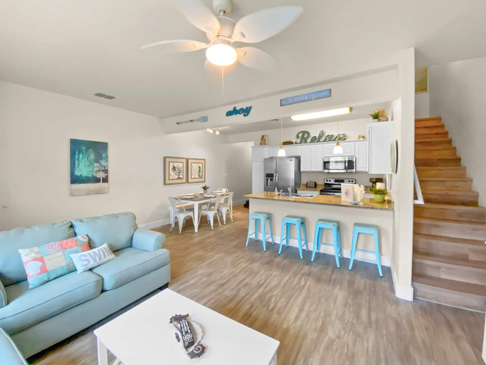 Room 4, Have a Beachy Time at This 5 Star Townhome, Nueces