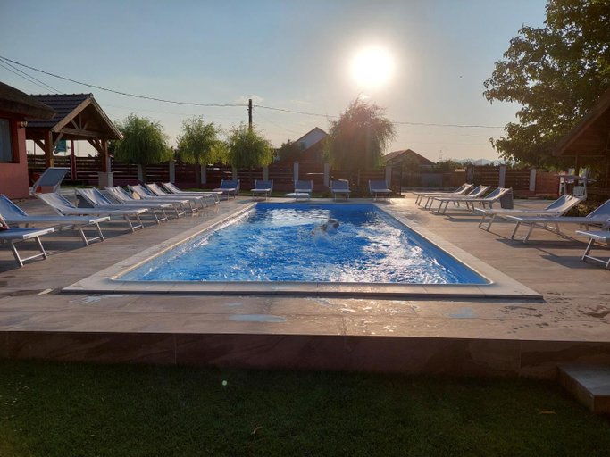Sport & Beauty, La Tavi casute tip camping, Murighiol