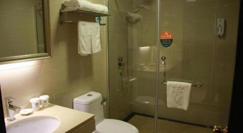 Bathroom 4, GreenTree Inn Nanjing Software Valley DaDingFang Express Hotel, Nanjing