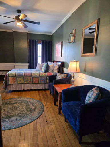 Bedroom 2, Firehouse Inn, Washington