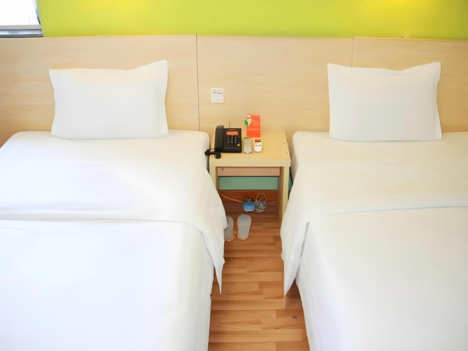 Bedroom 2, 7 Days Inn Wuhan Jianghan Road Metro Station, Wuhan