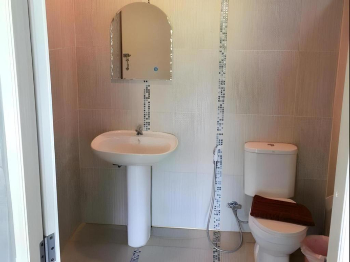 Bathroom, Hor Nok Hook Ta To Resort, Wang Num Khiaw
