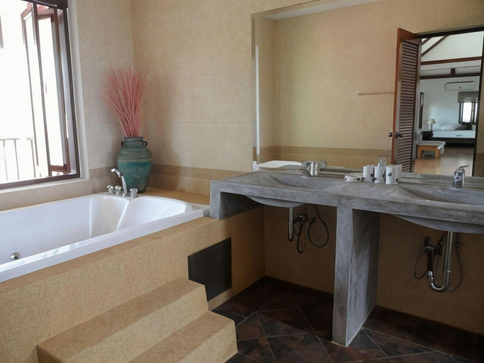 Bathroom 3, Khaolak Summer House Resort, Takua Pa