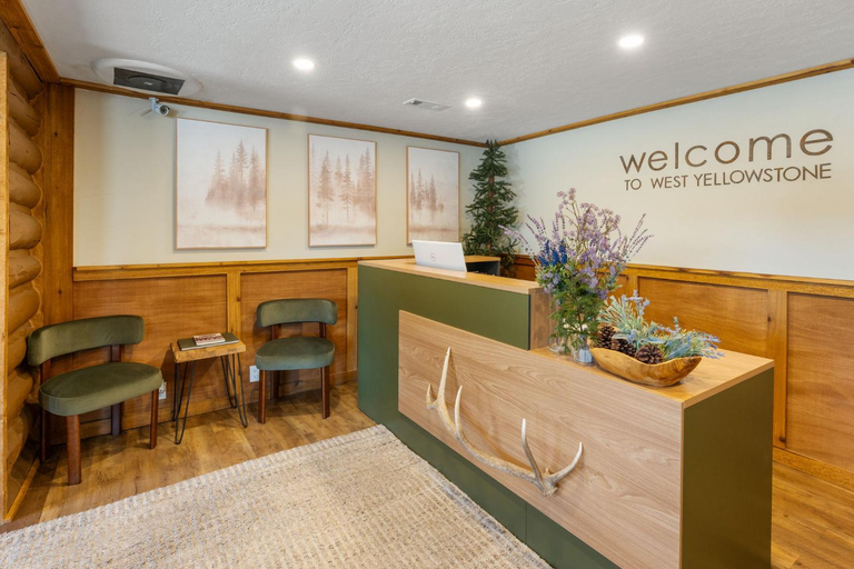 Public Area 2, The Evergreen, Gallatin