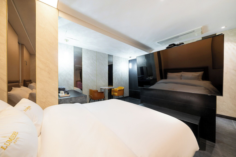 Bedroom 4, Yeoksam Lumiere, Gangnam