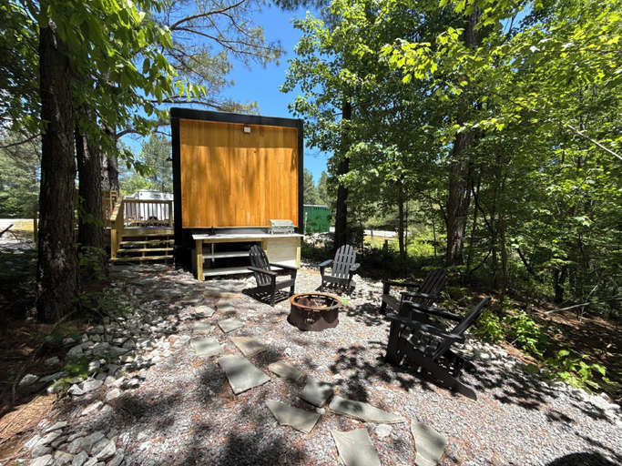 Exterior & Views 2, Sasquatch Farm, Marion