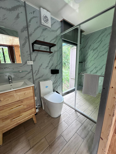 Bathroom, 龜在銅三, Miaoli