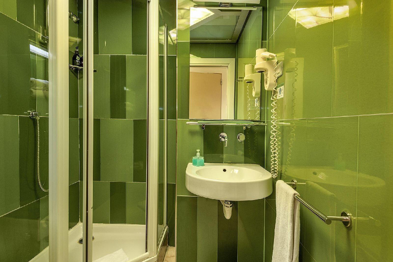 Bathroom 4, Limonaia, Barcelona