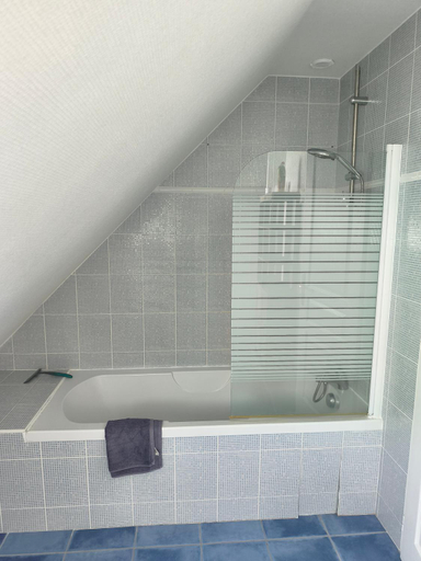 Bathroom 3, Les moussaillons, Les gites de Treguennec, Finistère
