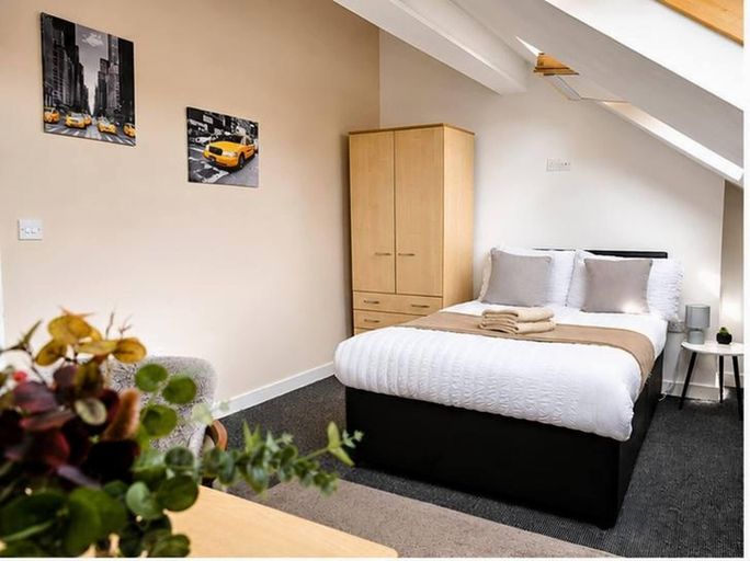 Bedroom 4, House in Kensington for 16 guests, Sefton