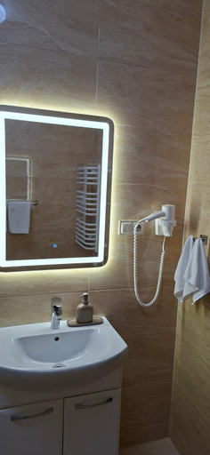 Bathroom 3, Сонячна Соната, Svaliavs'kyi