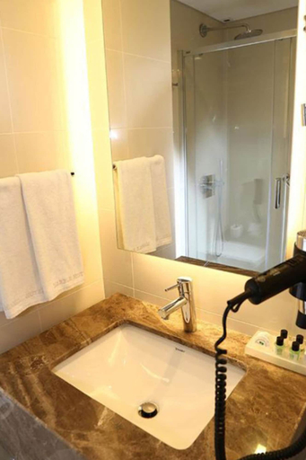 Bathroom 4, Marble Hotel, Beyoğlu