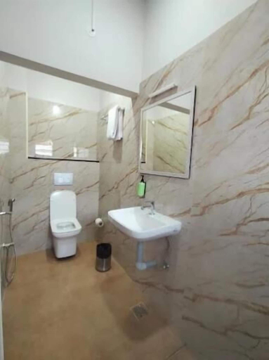 Bathroom, CBL104Inn By Blessings, Chennai