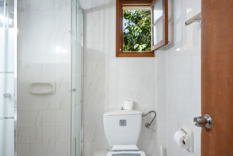 Bathroom 3, Albatros Hotel, South Aegean