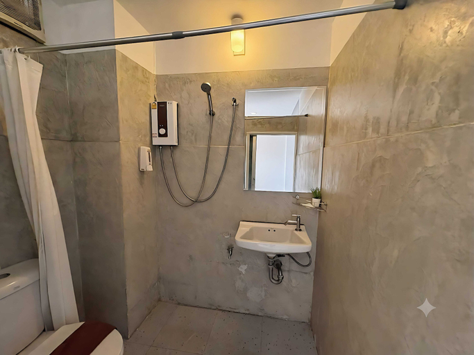 Bathroom 3, Collection O Ayothaya Hotel, Phra Nakhon Si Ayutthaya