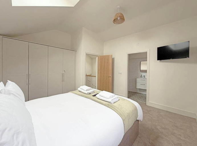 Room 3, The Stables - Stylish Stay Sleeps 6 and Parking, York