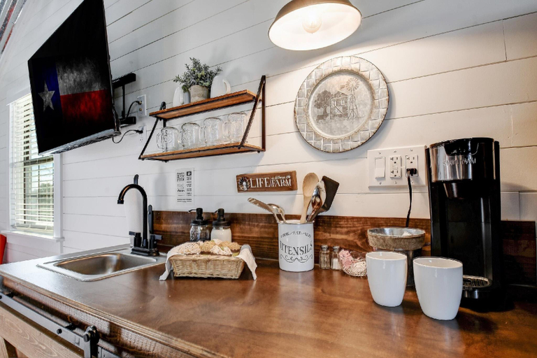 3, Stargazing Retreat at Lone Star Cottage, Gillespie