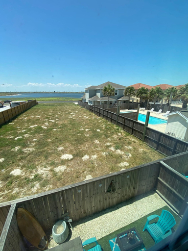 Room 5, Have a Beachy Time at This 5 Star Townhome, Nueces