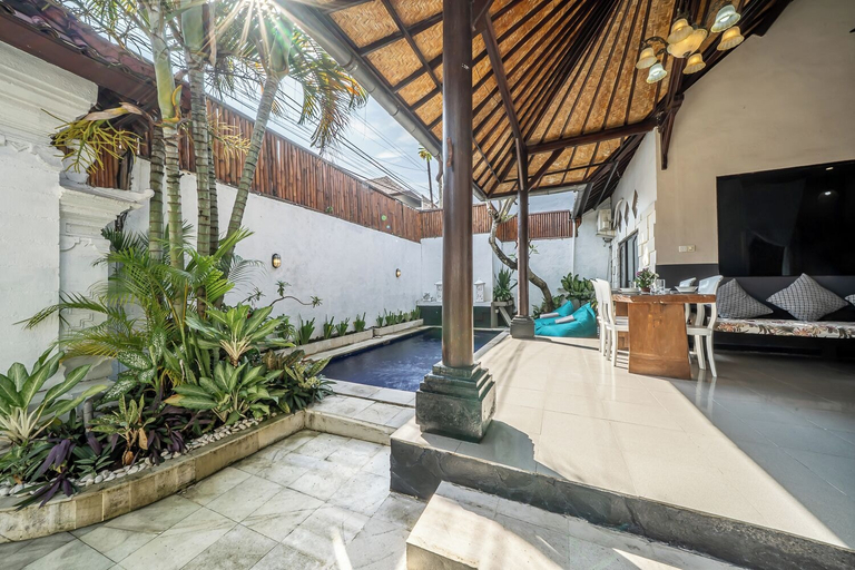 Outdoor dining 3, Villa Papat Seminyak, Badung