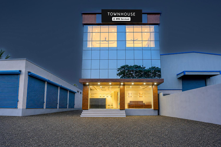 Entrance 4, Super Townhouse Chakan Corporate Homestay Formerly New Royal Inn, Pune